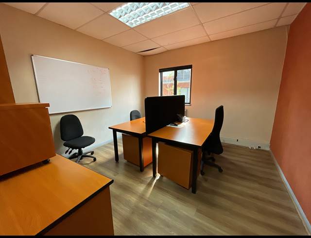 514M² OFFICE FOR SALE IN LYME PARK